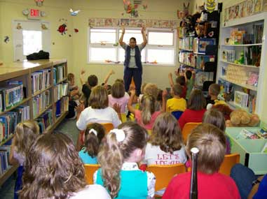 Lyn ford storyteller talks about Breaking into Storytelling